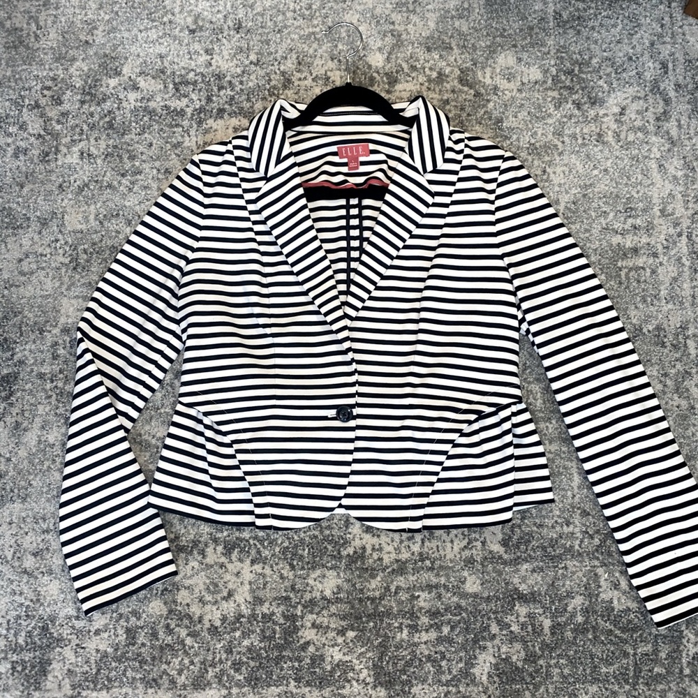 Laddie Stripped Blazer by Elle